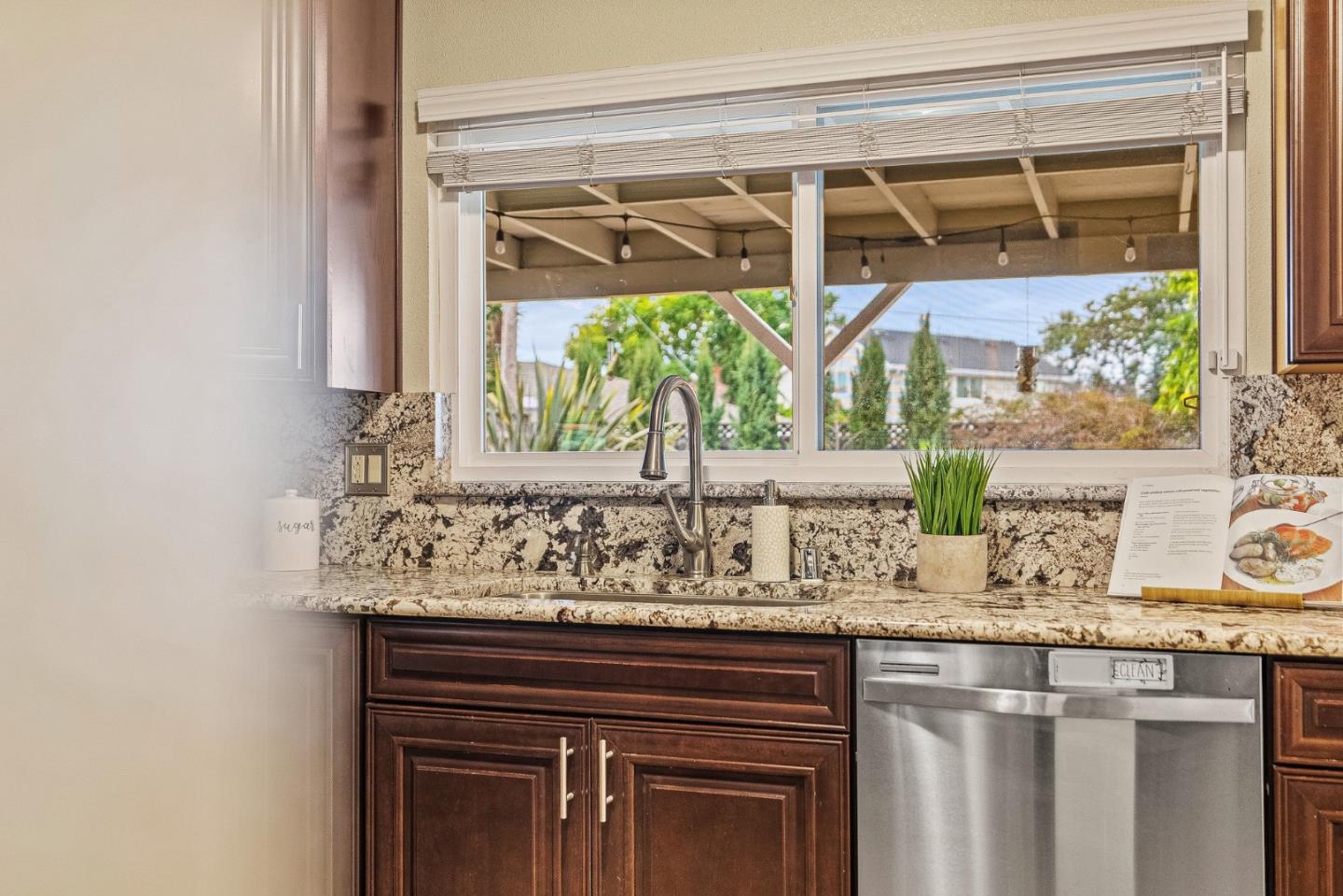 Detail Gallery Image 22 of 45 For 1751 Meridian Ave, San Jose,  CA 95125 - 4 Beds | 2 Baths