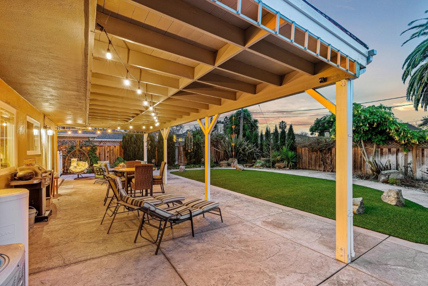 Detail Gallery Image 6 of 45 For 1751 Meridian Ave, San Jose,  CA 95125 - 4 Beds | 2 Baths