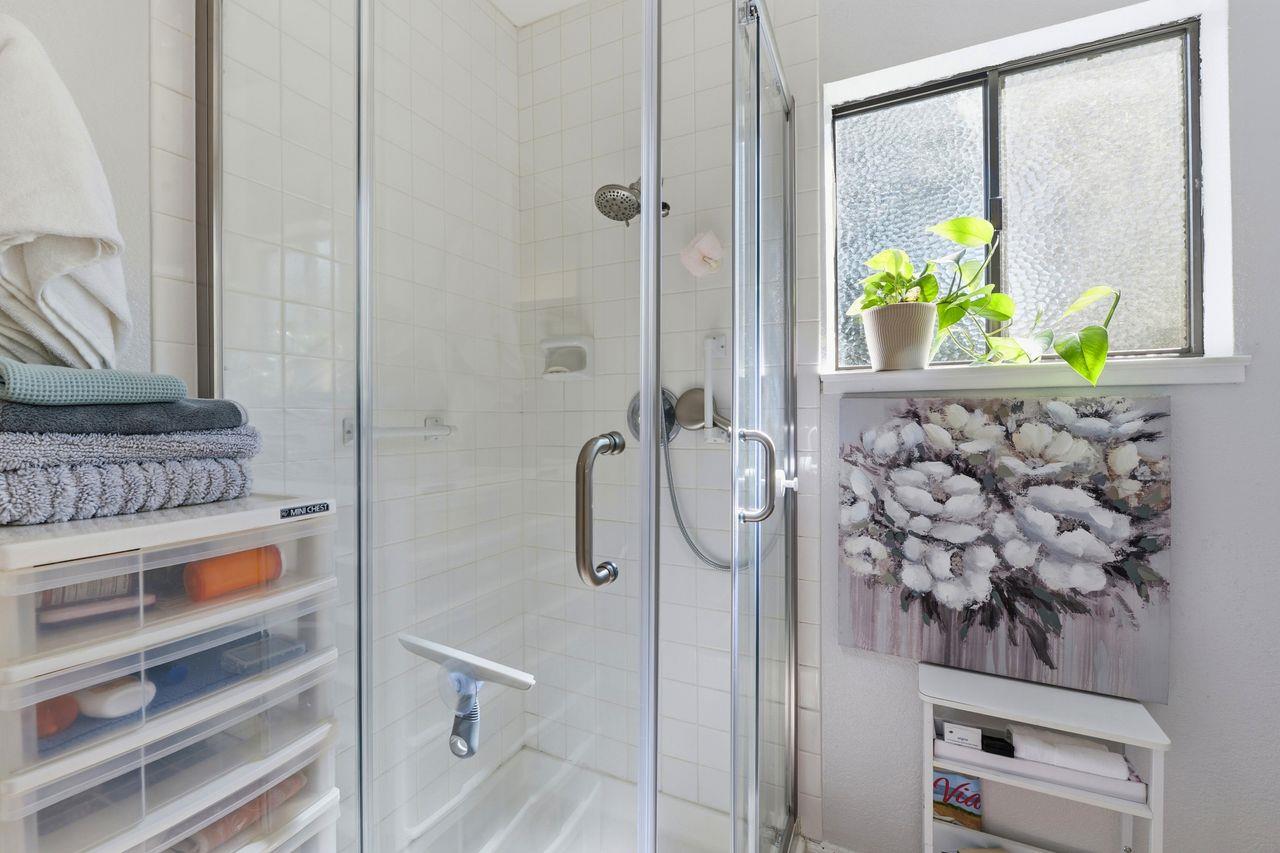 Detail Gallery Image 17 of 18 For 2140 Santa Cruz Ave #D105,  Menlo Park,  CA 94025 - 2 Beds | 2 Baths