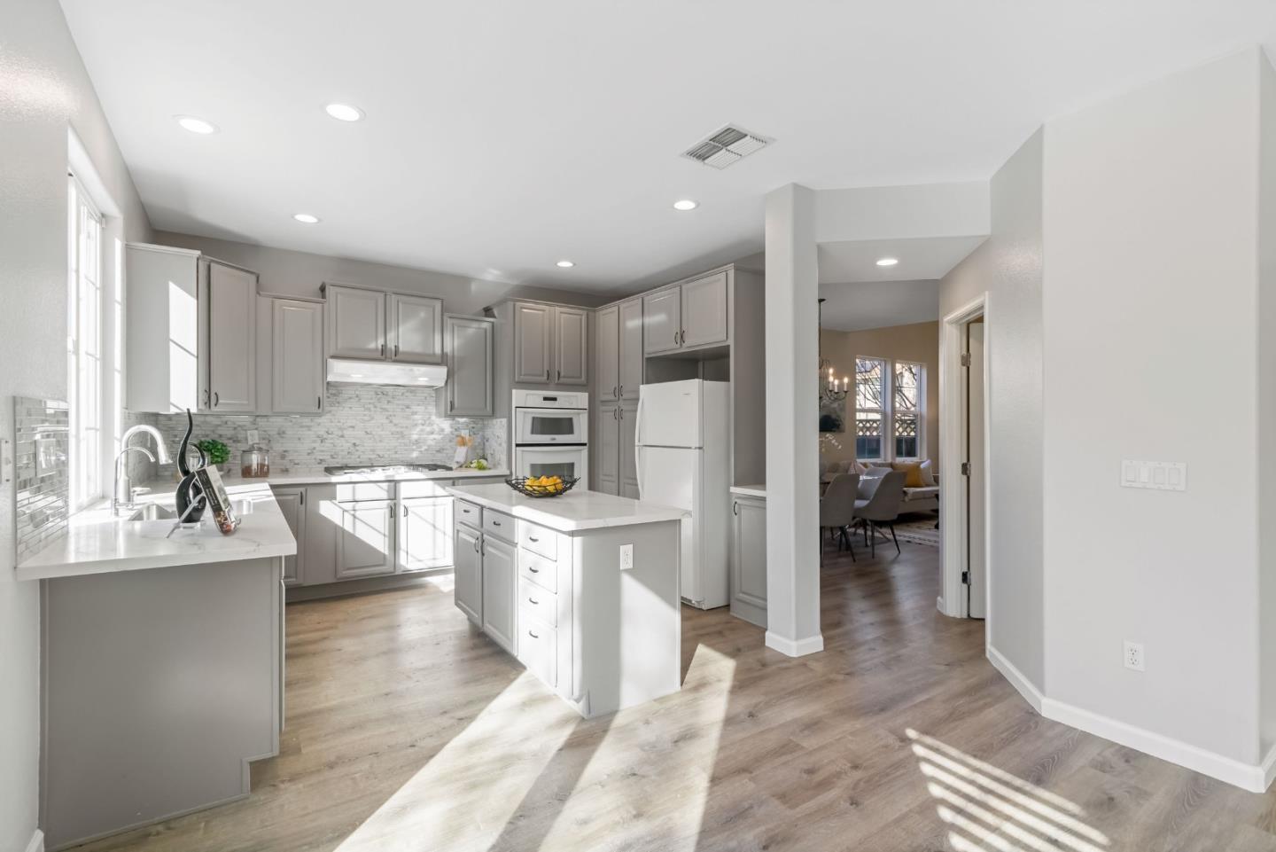 Detail Gallery Image 16 of 62 For 300 Crestridge Ct, San Jose,  CA 95138 - 5 Beds | 3 Baths