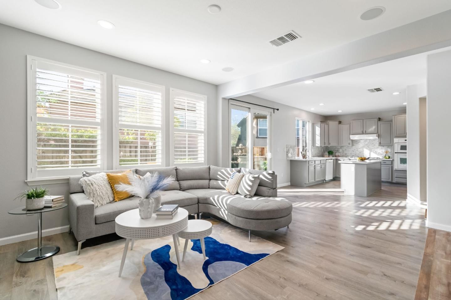 Detail Gallery Image 4 of 62 For 300 Crestridge Ct, San Jose,  CA 95138 - 5 Beds | 3 Baths