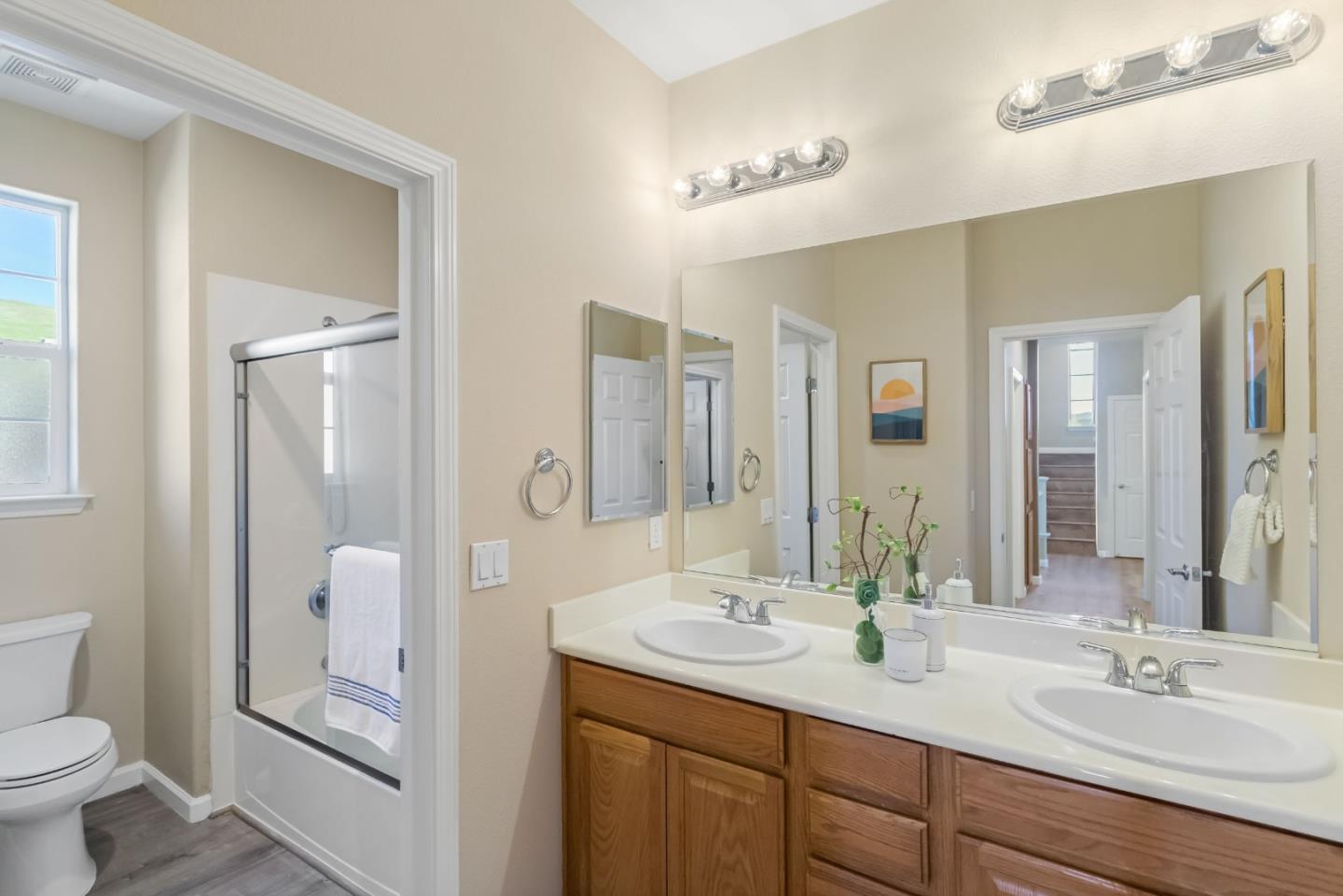 Detail Gallery Image 43 of 62 For 300 Crestridge Ct, San Jose,  CA 95138 - 5 Beds | 3 Baths