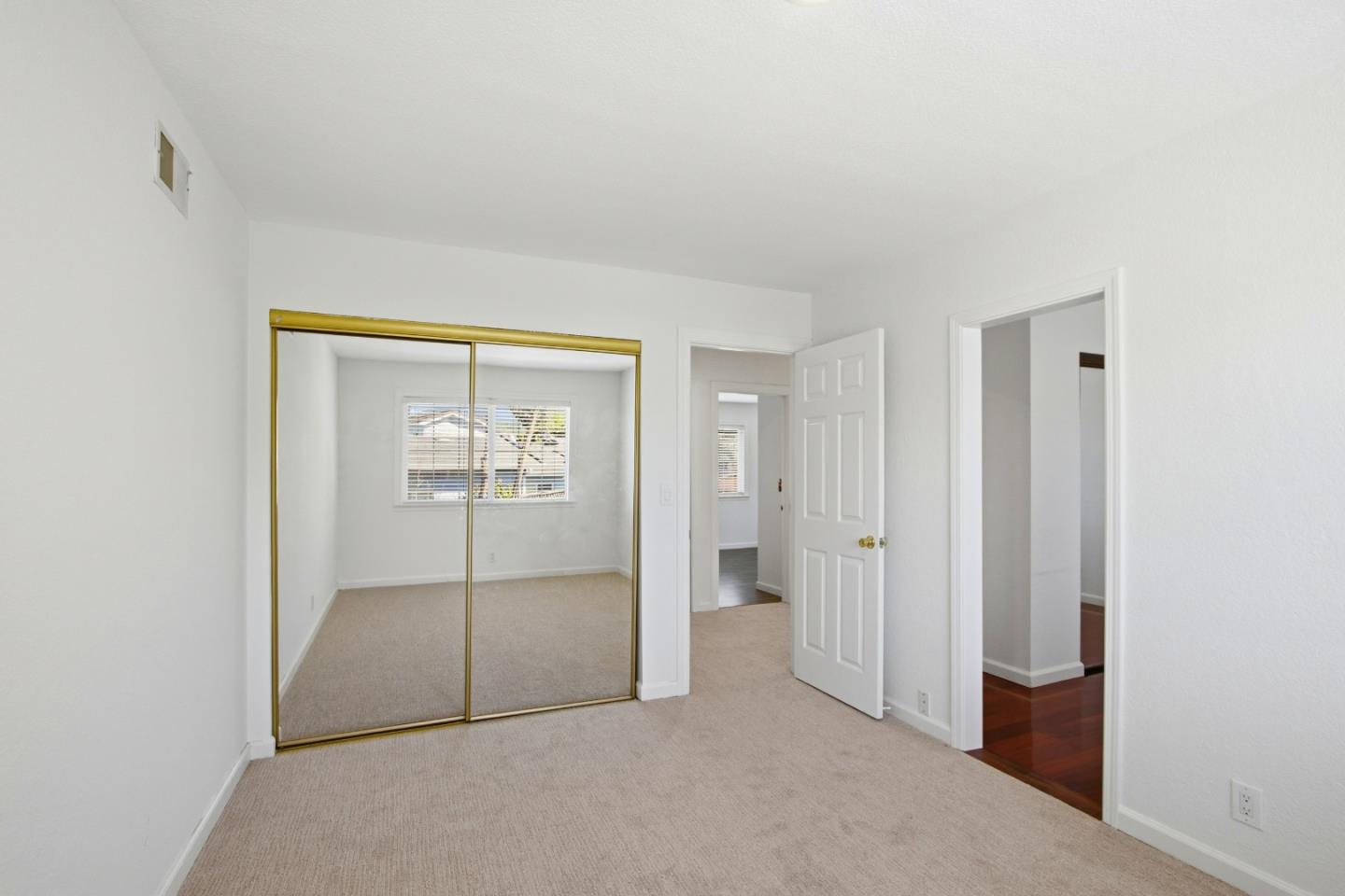 Detail Gallery Image 16 of 30 For 1156 Lansdale Ct, San Jose,  CA 95120 - 5 Beds | 2/1 Baths