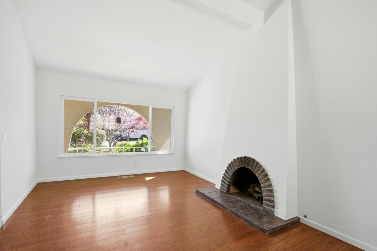 Detail Gallery Image 8 of 30 For 1156 Lansdale Ct, San Jose,  CA 95120 - 5 Beds | 2/1 Baths