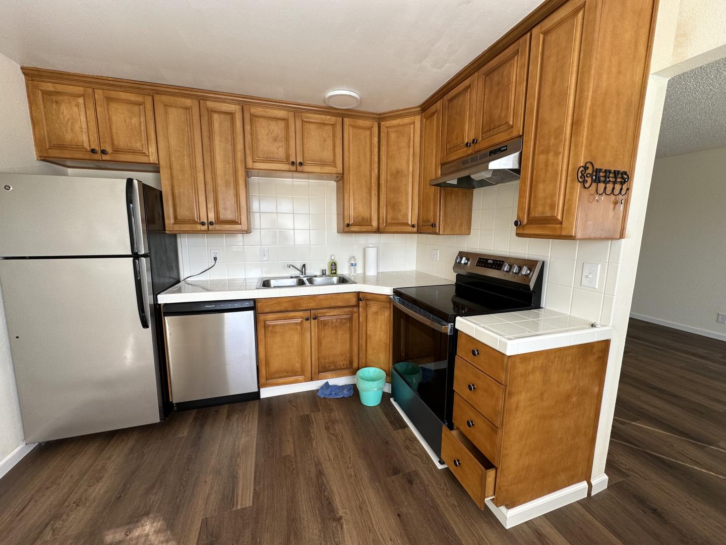 Detail Gallery Image 7 of 23 For 1610 Ottawa Ct, Sunnyvale,  CA 94087 - – Beds | – Baths