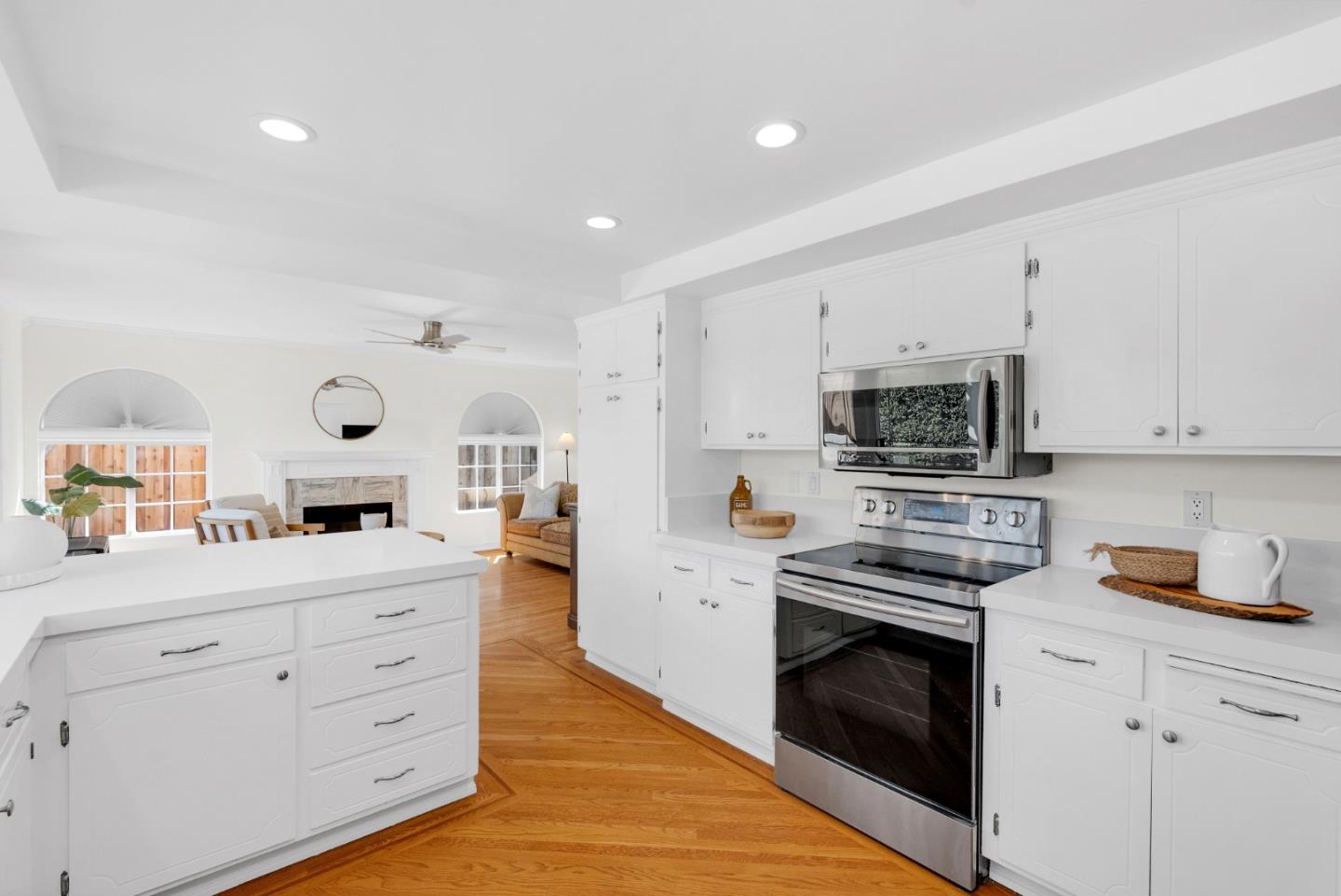 Detail Gallery Image 13 of 61 For 6280 Mountford Dr, San Jose,  CA 95123 - 4 Beds | 2/1 Baths