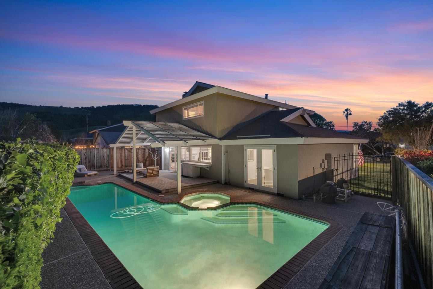 Detail Gallery Image 39 of 61 For 6280 Mountford Dr, San Jose,  CA 95123 - 4 Beds | 2/1 Baths