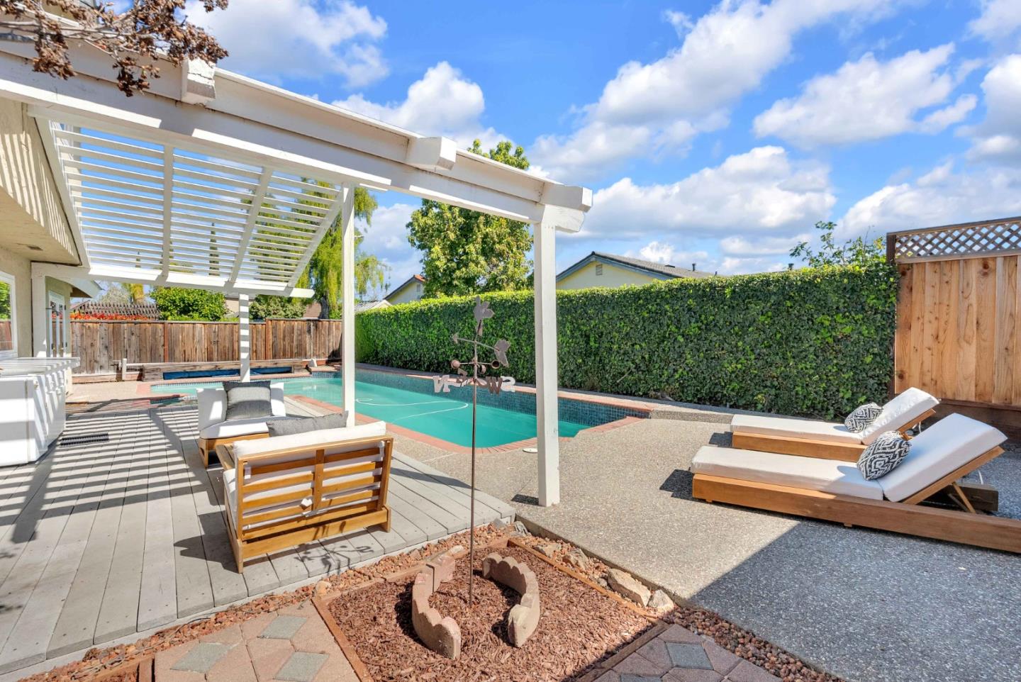 Detail Gallery Image 41 of 61 For 6280 Mountford Dr, San Jose,  CA 95123 - 4 Beds | 2/1 Baths