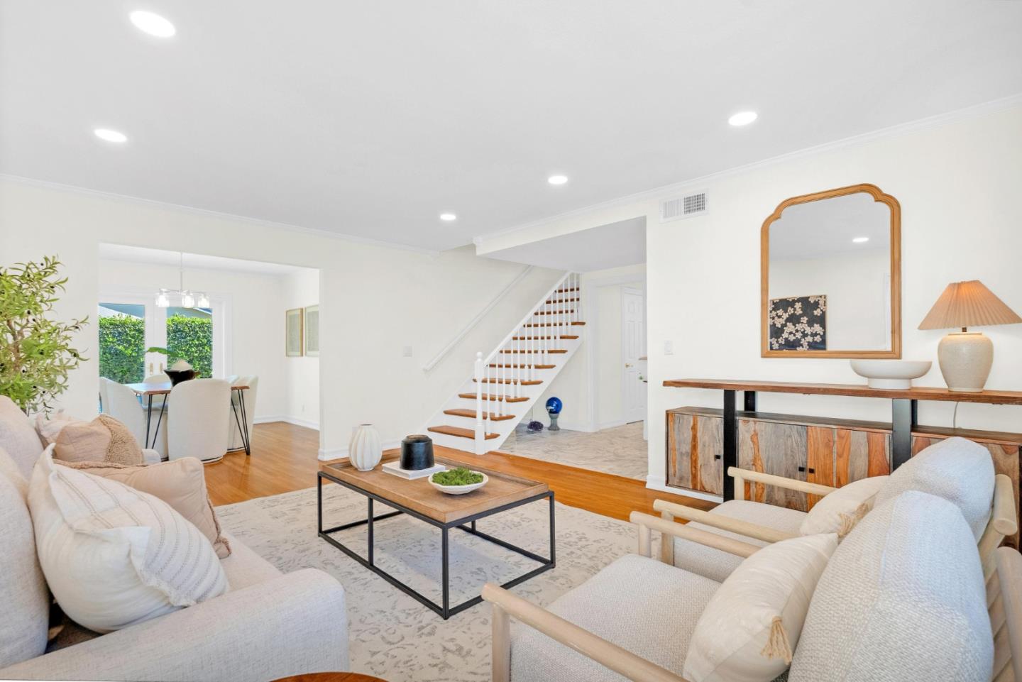 Detail Gallery Image 6 of 61 For 6280 Mountford Dr, San Jose,  CA 95123 - 4 Beds | 2/1 Baths