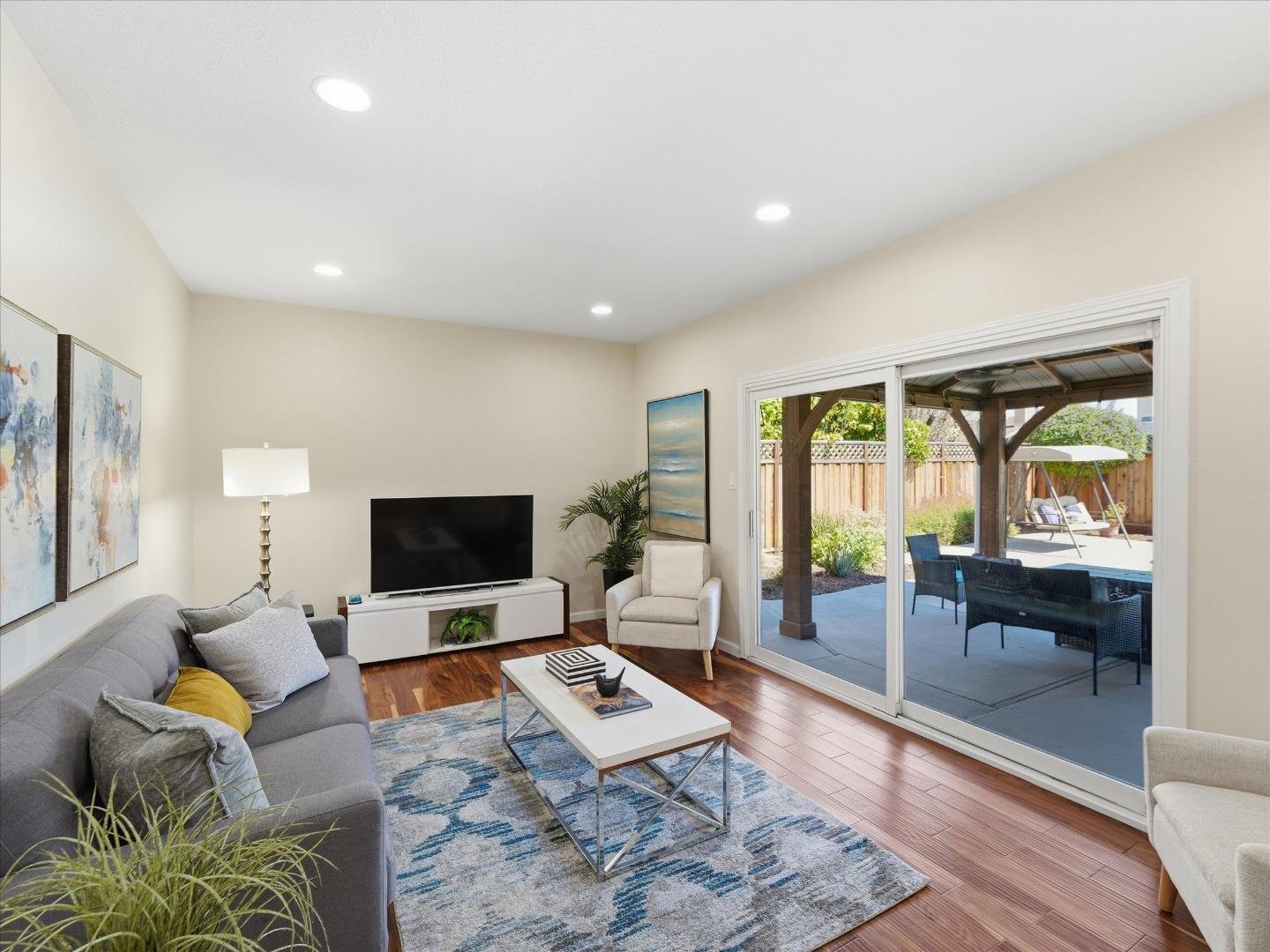 Detail Gallery Image 11 of 34 For 5711 Hillbright Cir, San Jose,  CA 95123 - 4 Beds | 2 Baths