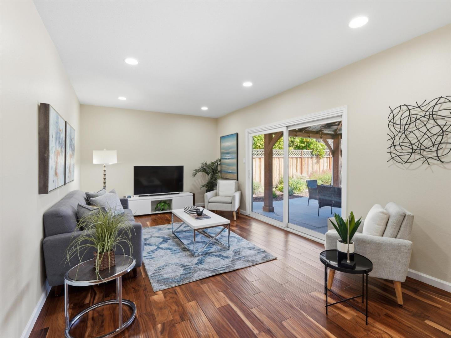 Detail Gallery Image 8 of 34 For 5711 Hillbright Cir, San Jose,  CA 95123 - 4 Beds | 2 Baths