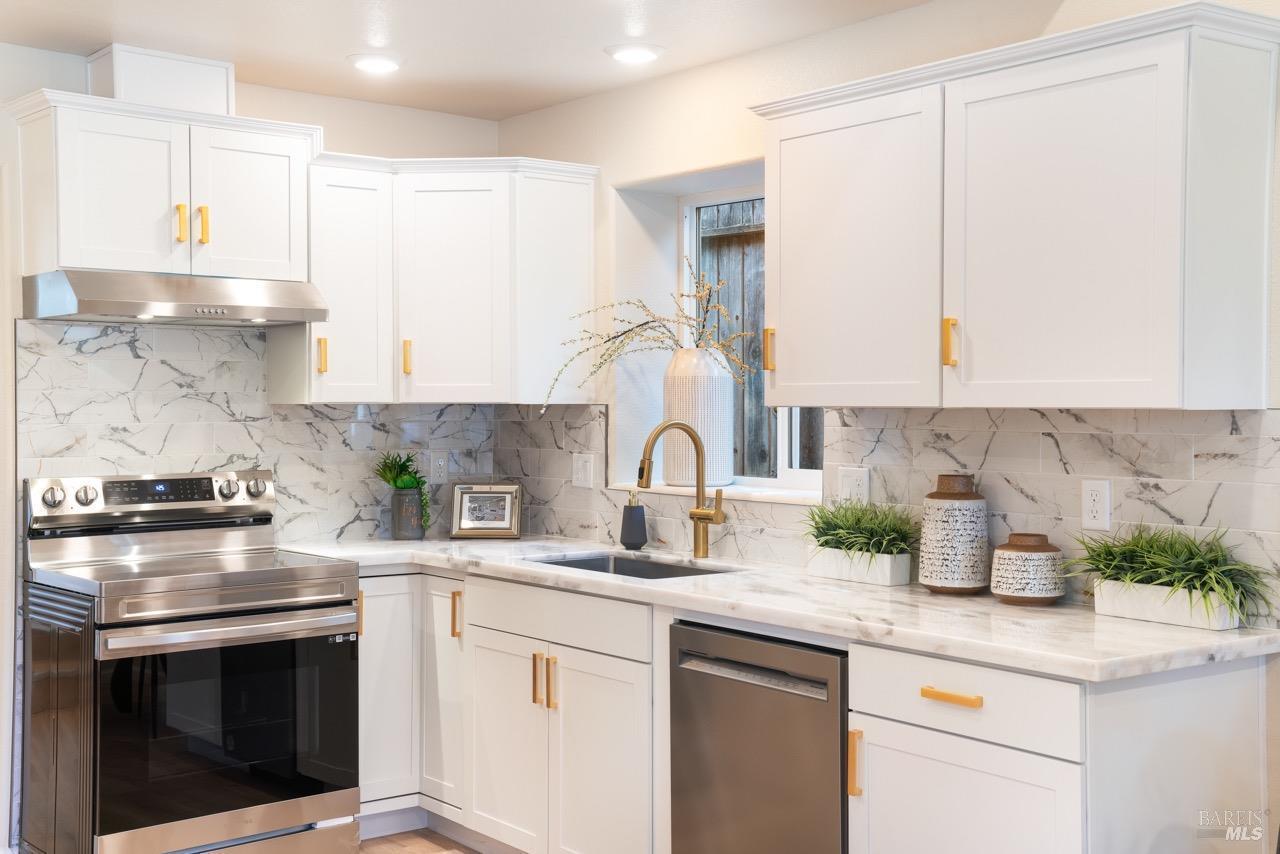 Detail Gallery Image 8 of 30 For 2188 Patton Ave, Napa,  CA 94559 - 3 Beds | 2 Baths