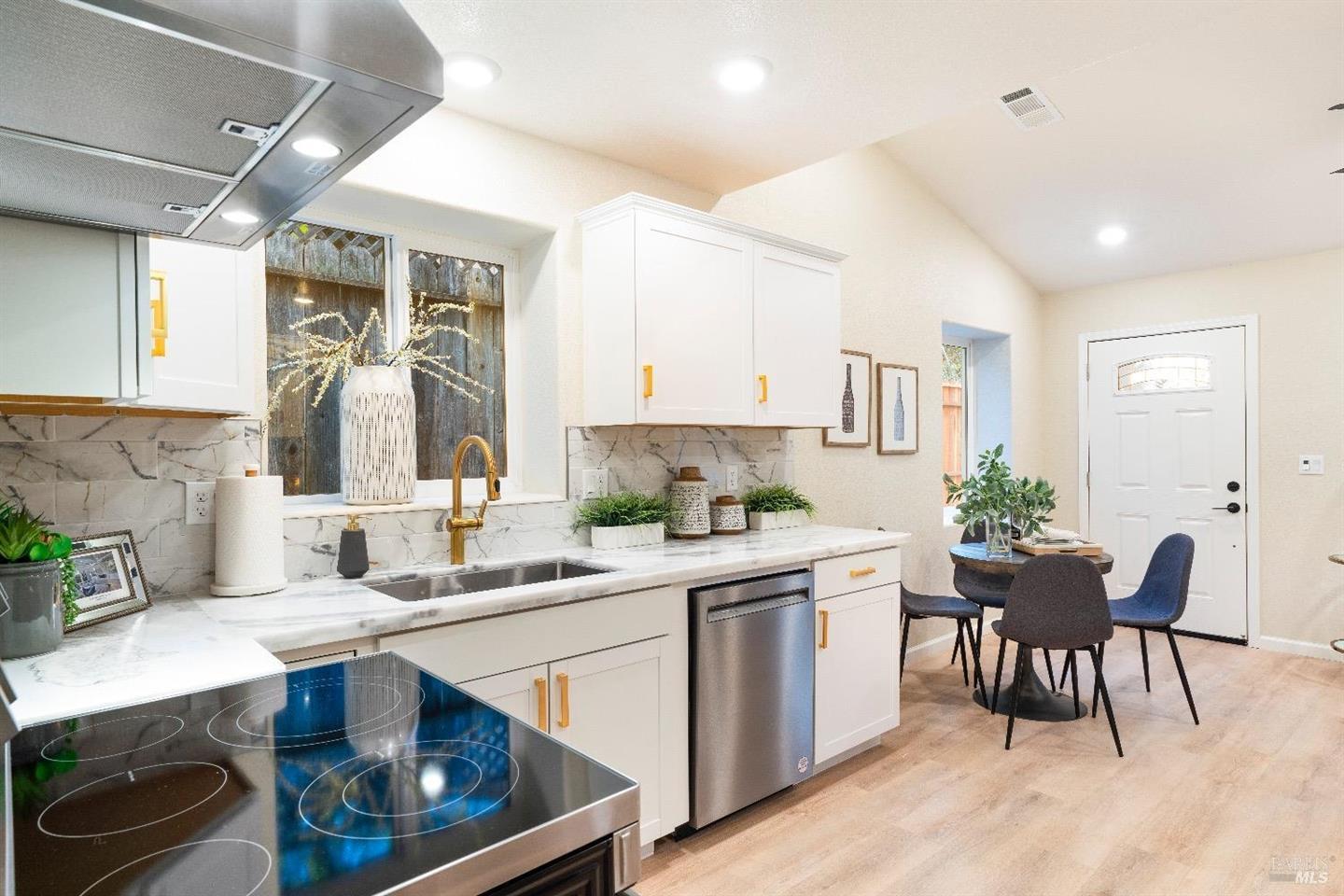 Detail Gallery Image 9 of 30 For 2188 Patton Ave, Napa,  CA 94559 - 3 Beds | 2 Baths