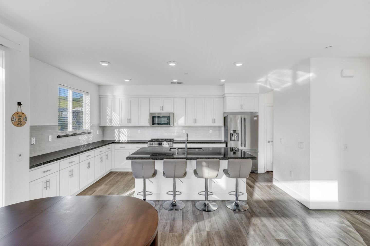 Detail Gallery Image 16 of 50 For 29243 Hub Ct, Hayward,  CA 94544 - 2 Beds | 2 Baths