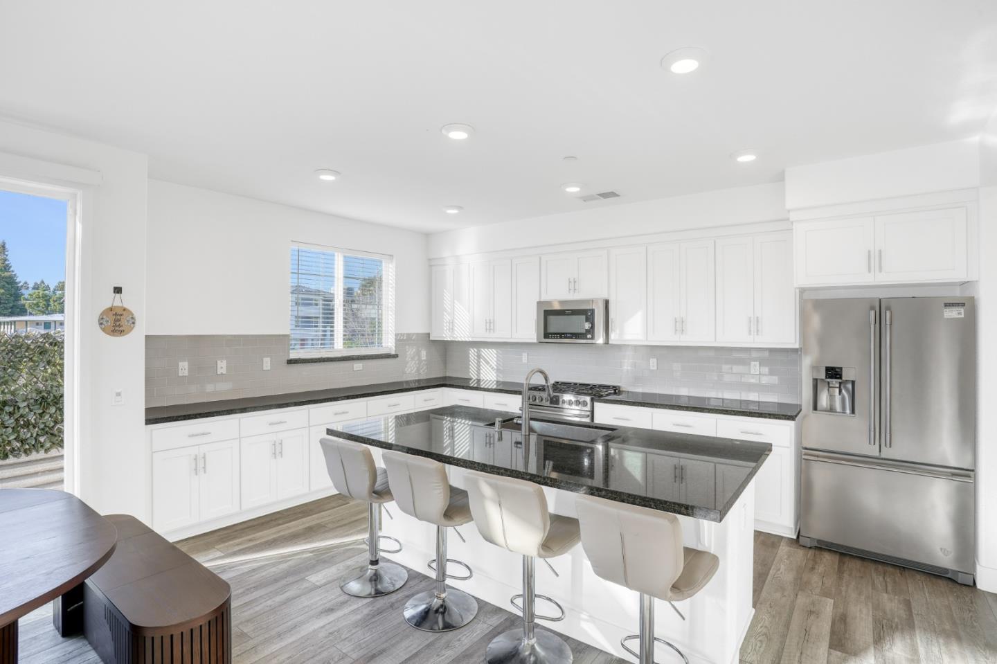 Detail Gallery Image 17 of 50 For 29243 Hub Ct, Hayward,  CA 94544 - 2 Beds | 2 Baths