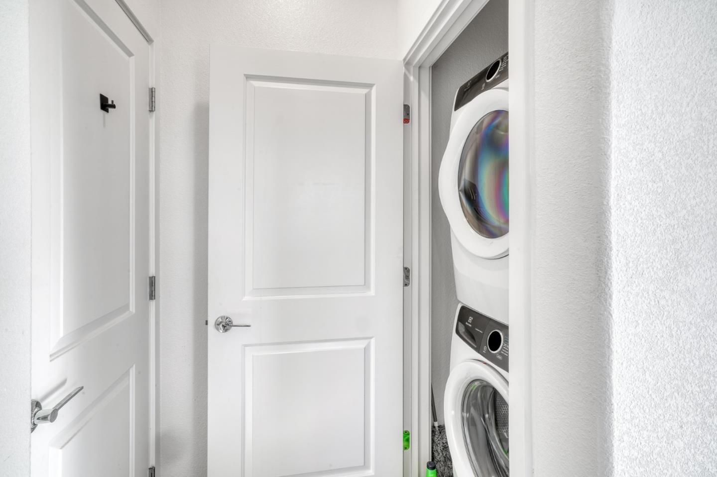 Detail Gallery Image 25 of 50 For 29243 Hub Ct, Hayward,  CA 94544 - 2 Beds | 2 Baths