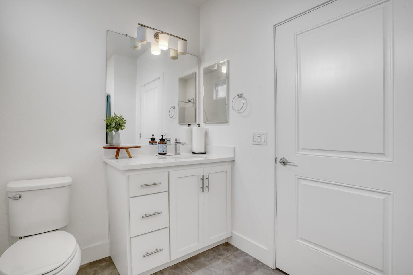Detail Gallery Image 31 of 50 For 29243 Hub Ct, Hayward,  CA 94544 - 2 Beds | 2 Baths