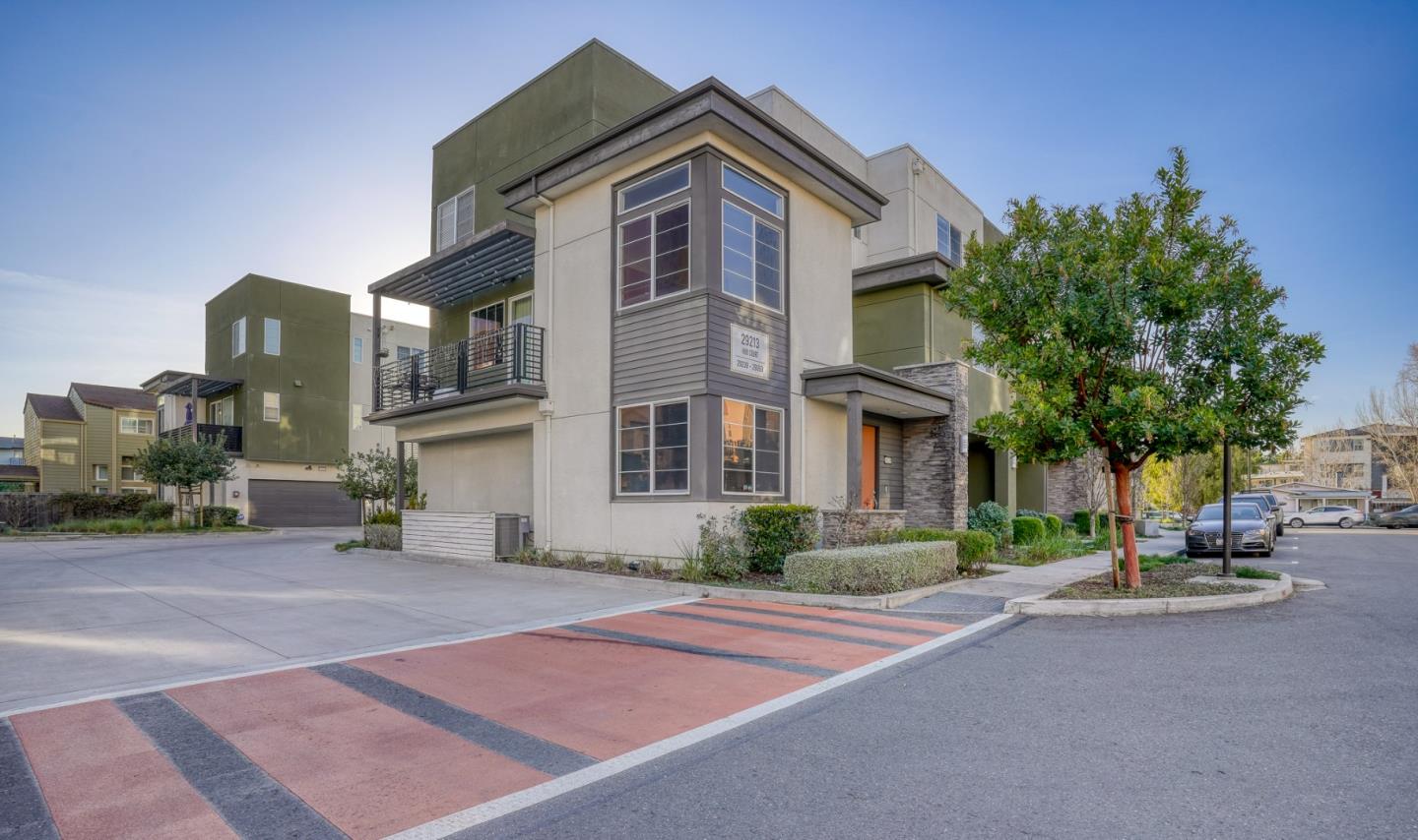 Detail Gallery Image 7 of 50 For 29243 Hub Ct, Hayward,  CA 94544 - 2 Beds | 2 Baths