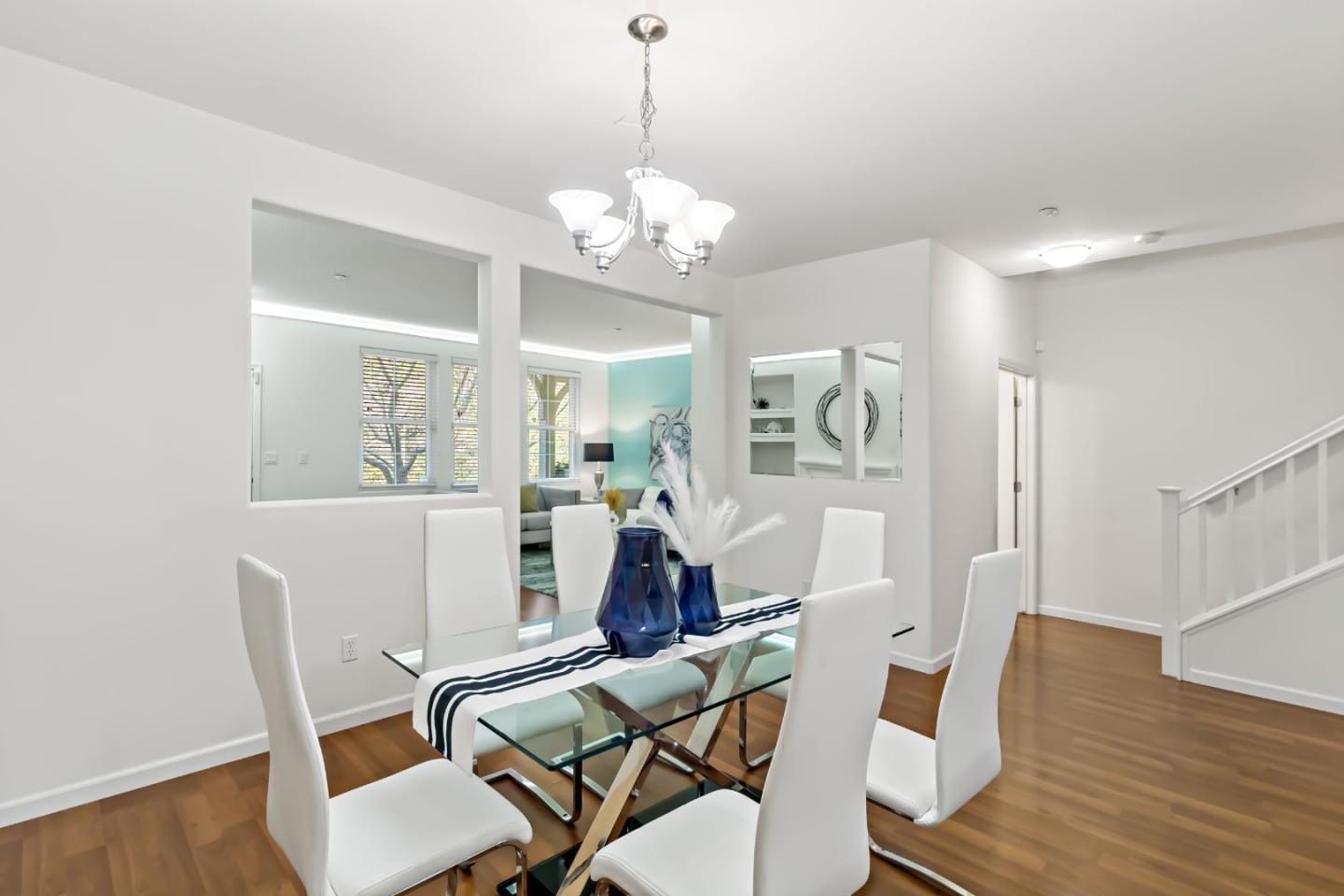 Detail Gallery Image 10 of 56 For 2695 Northern Cross Rd, Hayward,  CA 94545 - 3 Beds | 2/1 Baths