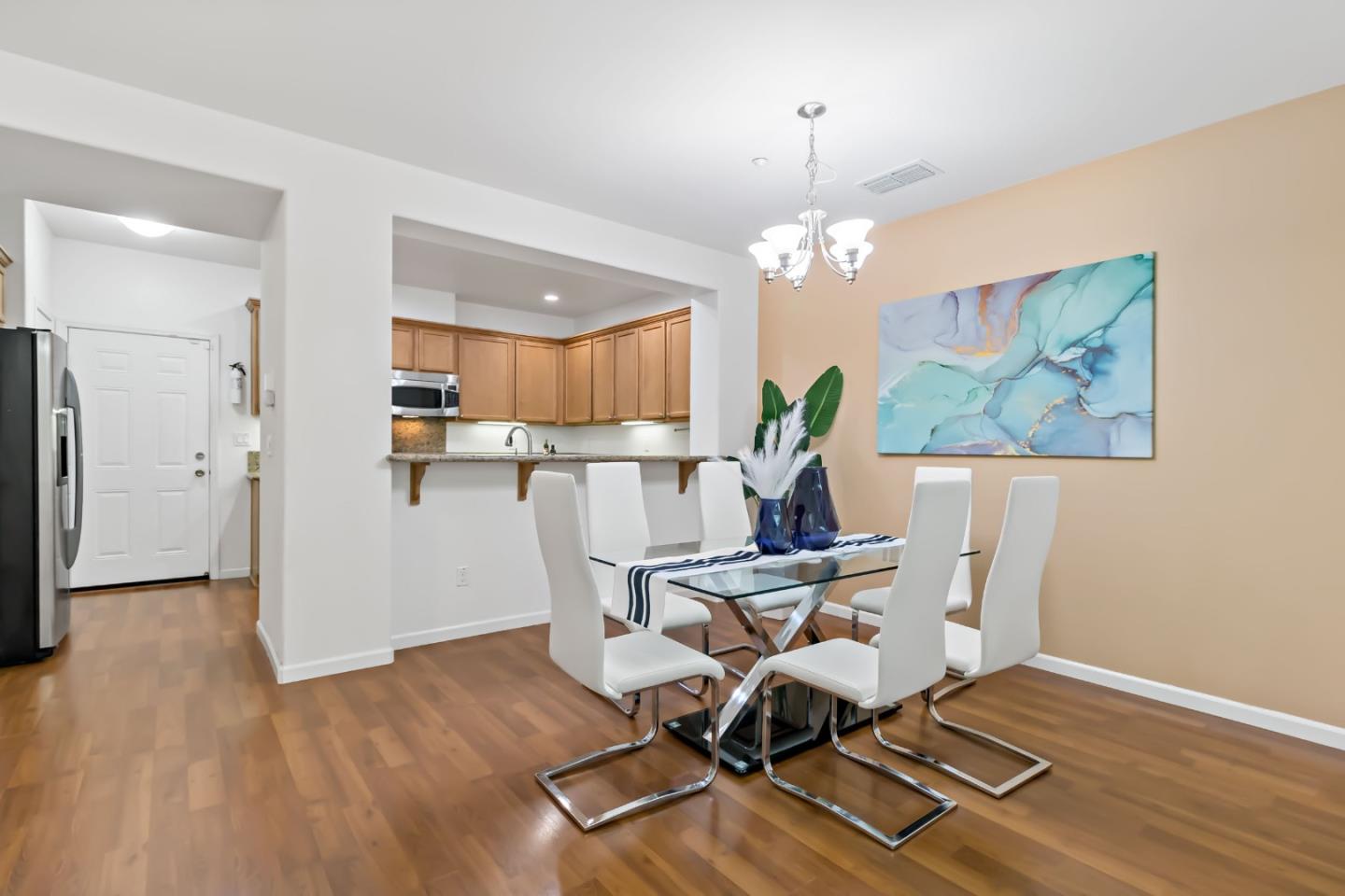 Detail Gallery Image 11 of 56 For 2695 Northern Cross Rd, Hayward,  CA 94545 - 3 Beds | 2/1 Baths