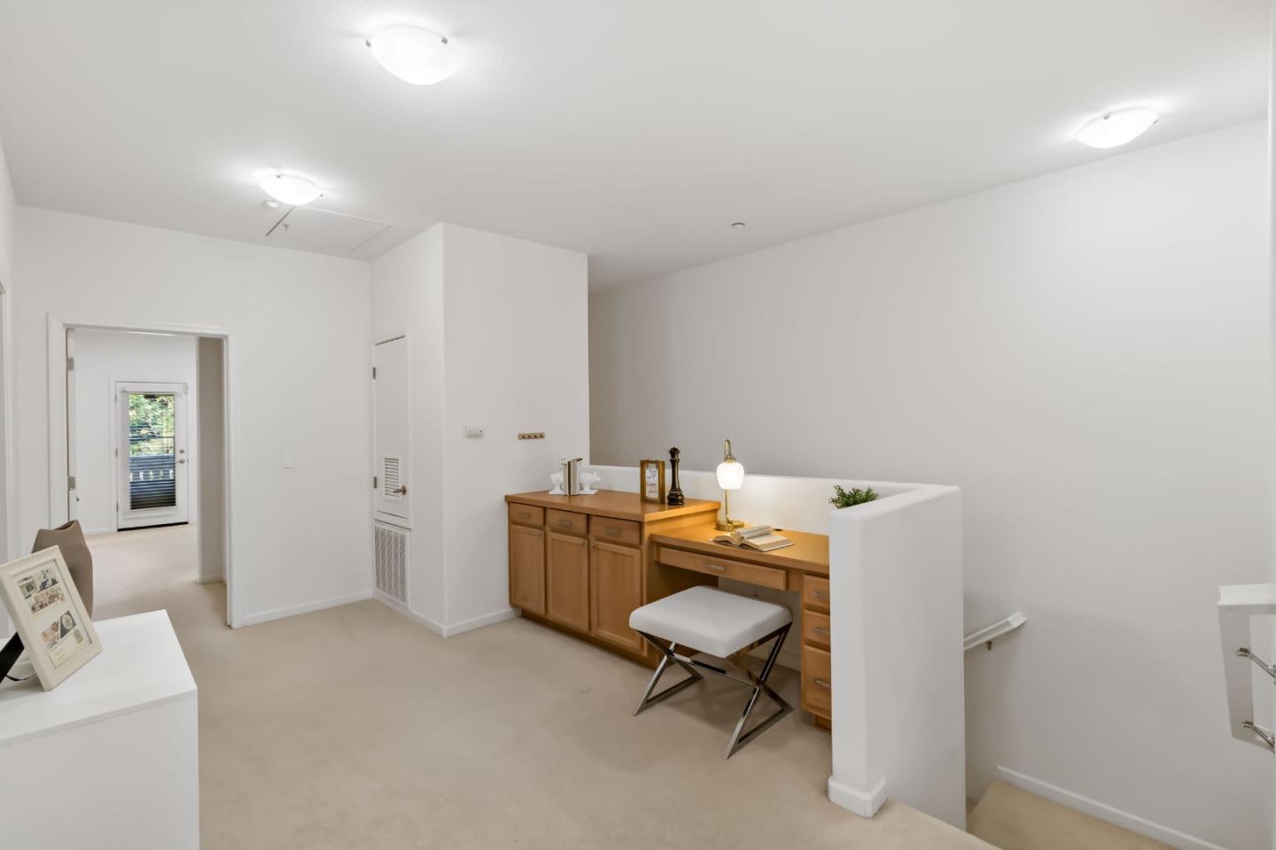 Detail Gallery Image 19 of 56 For 2695 Northern Cross Rd, Hayward,  CA 94545 - 3 Beds | 2/1 Baths