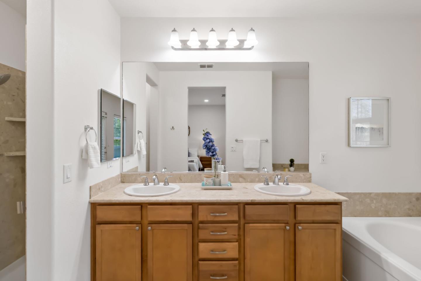 Detail Gallery Image 26 of 56 For 2695 Northern Cross Rd, Hayward,  CA 94545 - 3 Beds | 2/1 Baths