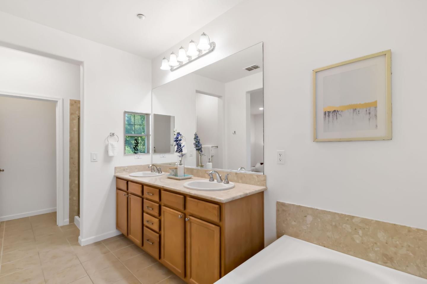 Detail Gallery Image 28 of 56 For 2695 Northern Cross Rd, Hayward,  CA 94545 - 3 Beds | 2/1 Baths