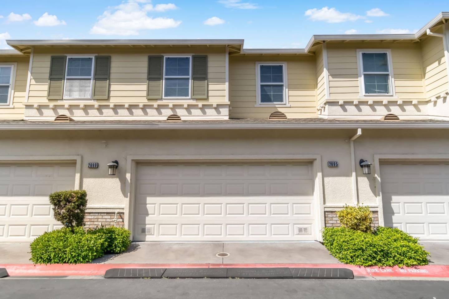 Detail Gallery Image 3 of 56 For 2695 Northern Cross Rd, Hayward,  CA 94545 - 3 Beds | 2/1 Baths