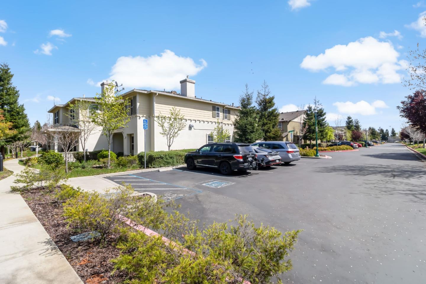 Detail Gallery Image 49 of 56 For 2695 Northern Cross Rd, Hayward,  CA 94545 - 3 Beds | 2/1 Baths