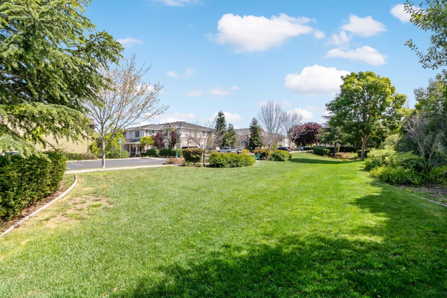 Detail Gallery Image 51 of 56 For 2695 Northern Cross Rd, Hayward,  CA 94545 - 3 Beds | 2/1 Baths