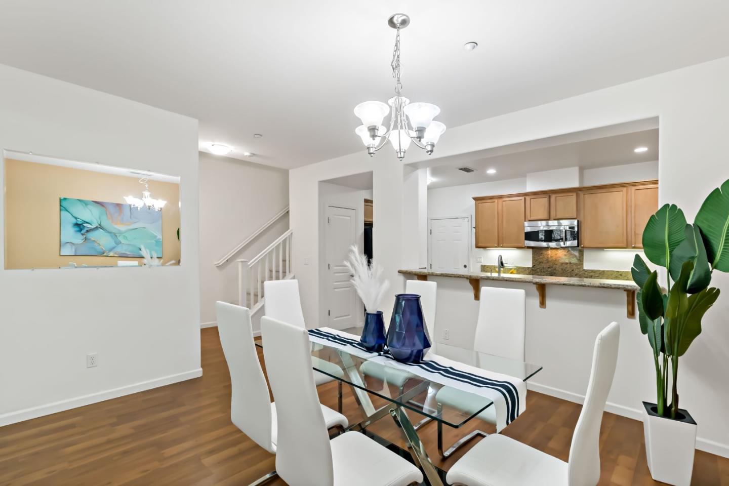 Detail Gallery Image 9 of 56 For 2695 Northern Cross Rd, Hayward,  CA 94545 - 3 Beds | 2/1 Baths