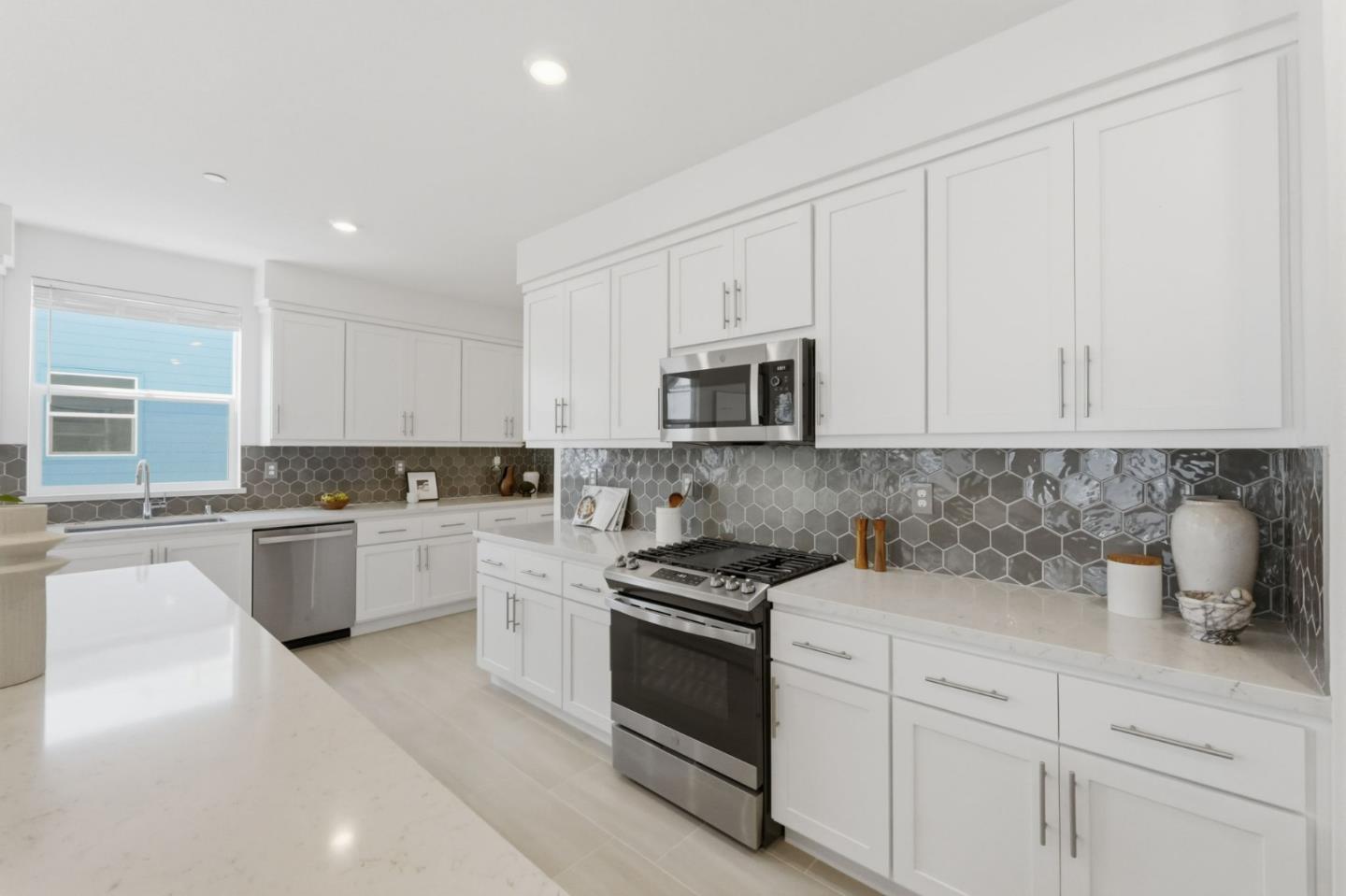 Detail Gallery Image 15 of 54 For 9960 Seawind Way, Newark,  CA 94560 - 2 Beds | 2 Baths