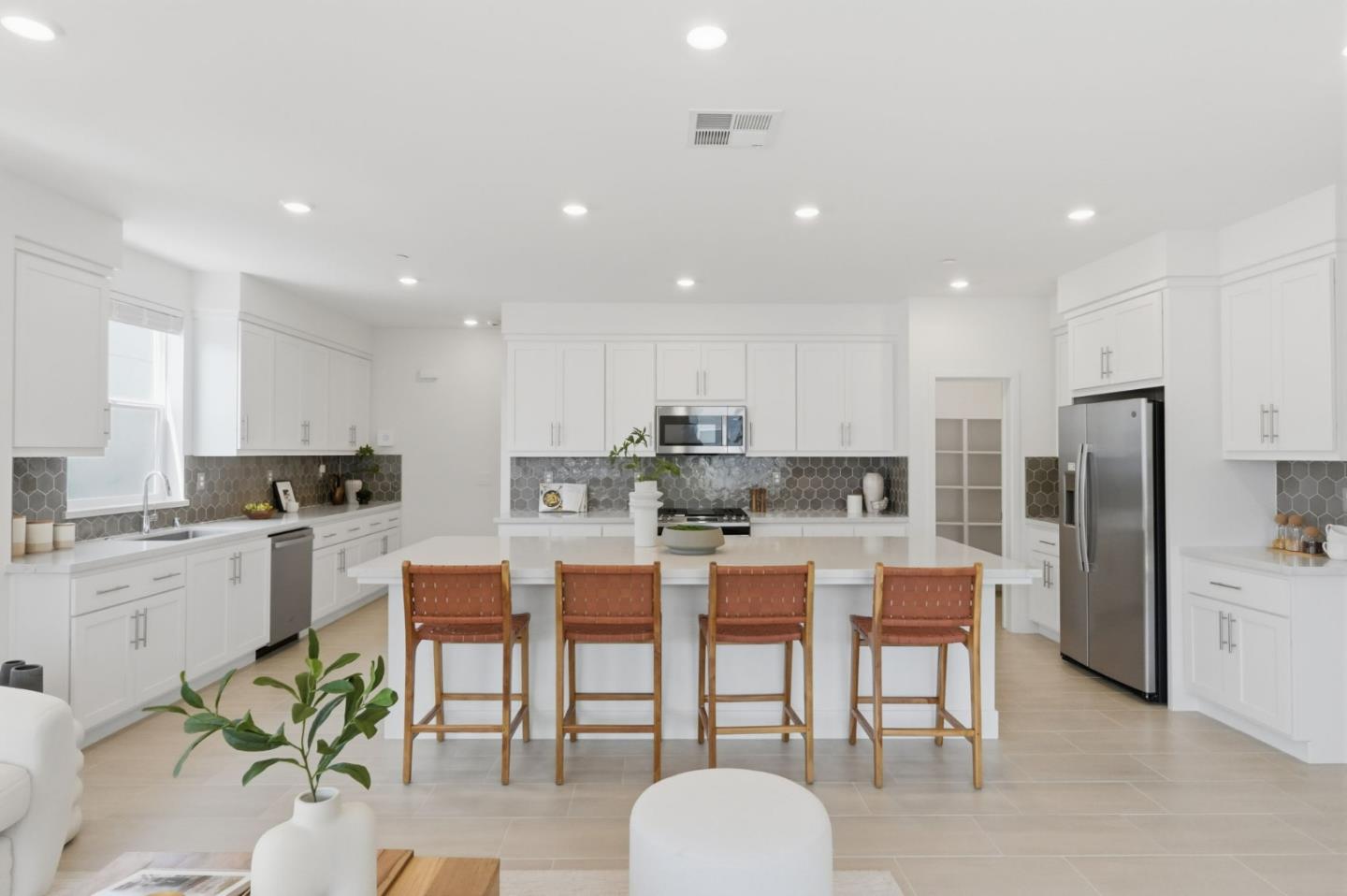 Detail Gallery Image 7 of 54 For 9960 Seawind Way, Newark,  CA 94560 - 2 Beds | 2 Baths