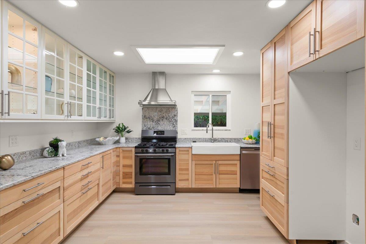 Detail Gallery Image 8 of 19 For 36747 Theta Ct, Fremont,  CA 94536 - 4 Beds | 2/1 Baths