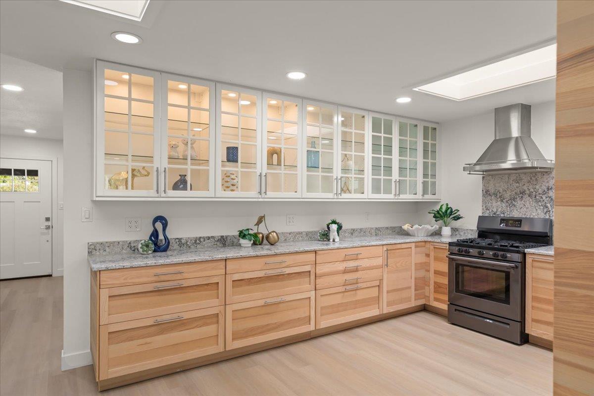 Detail Gallery Image 9 of 19 For 36747 Theta Ct, Fremont,  CA 94536 - 4 Beds | 2/1 Baths