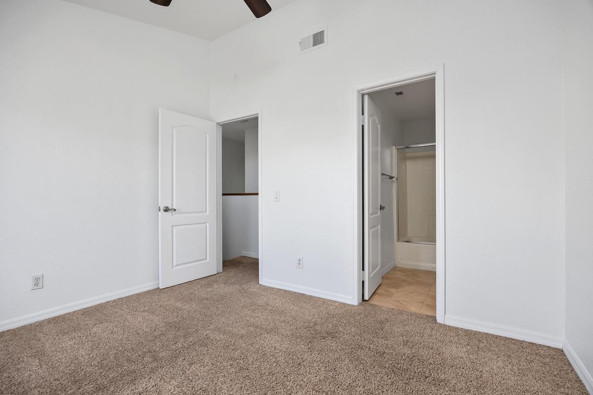 Detail Gallery Image 21 of 25 For 12922 Carmel Creek Rd #34,  San Diego,  CA 92130 - 2 Beds | 2/1 Baths