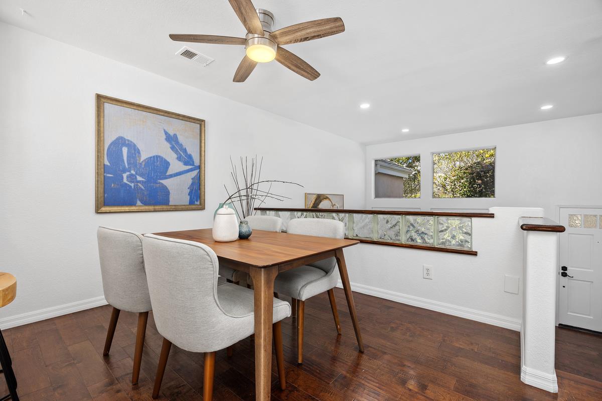 Detail Gallery Image 7 of 25 For 12922 Carmel Creek Rd #34,  San Diego,  CA 92130 - 2 Beds | 2/1 Baths