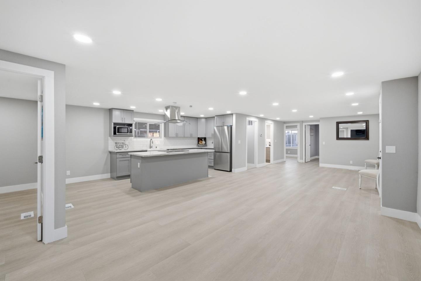 Detail Gallery Image 10 of 21 For 174 Redwood Ave #174,  Hollister,  CA 95023 - 4 Beds | 2 Baths