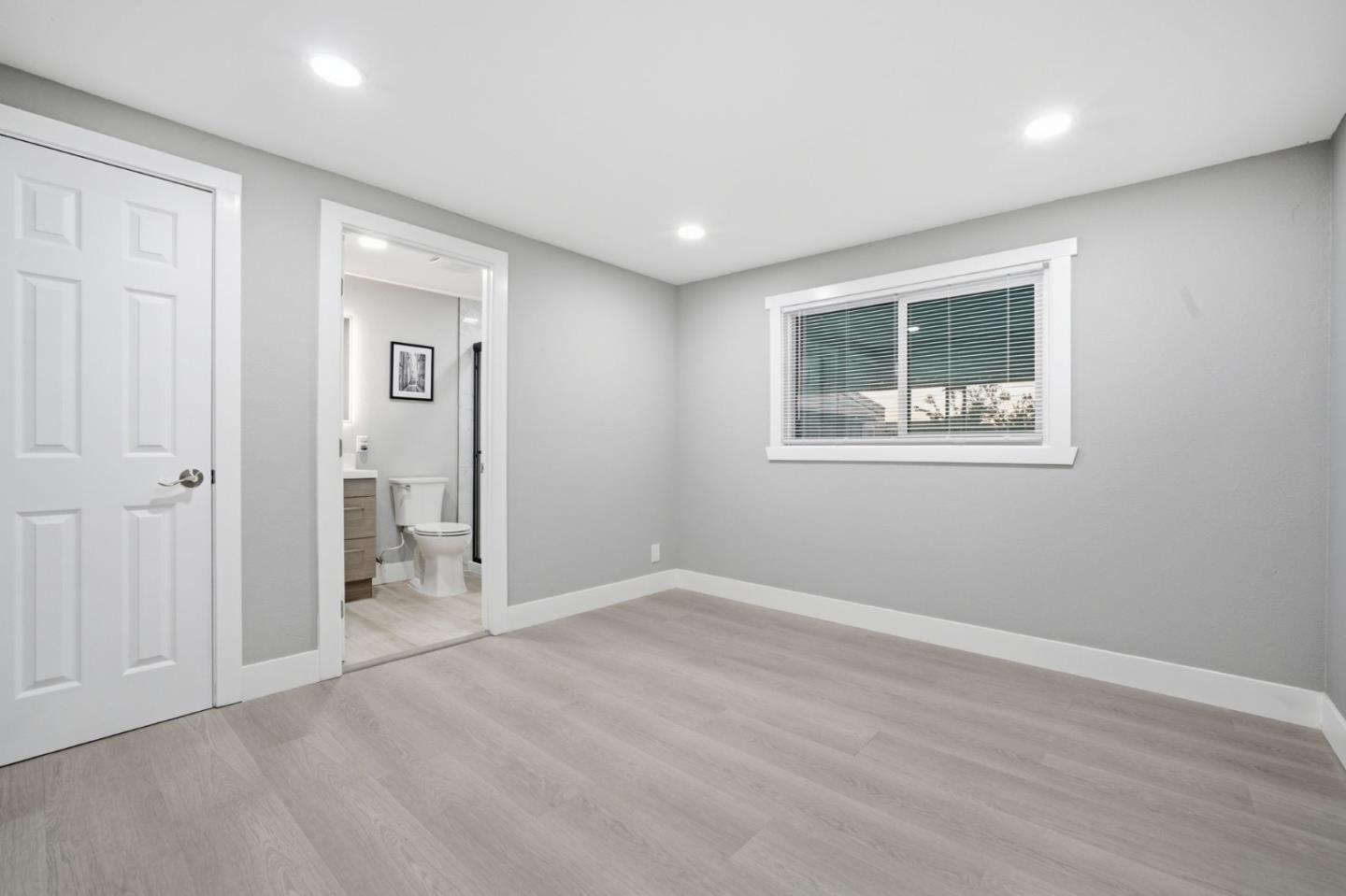 Detail Gallery Image 16 of 21 For 174 Redwood Ave #174,  Hollister,  CA 95023 - 4 Beds | 2 Baths