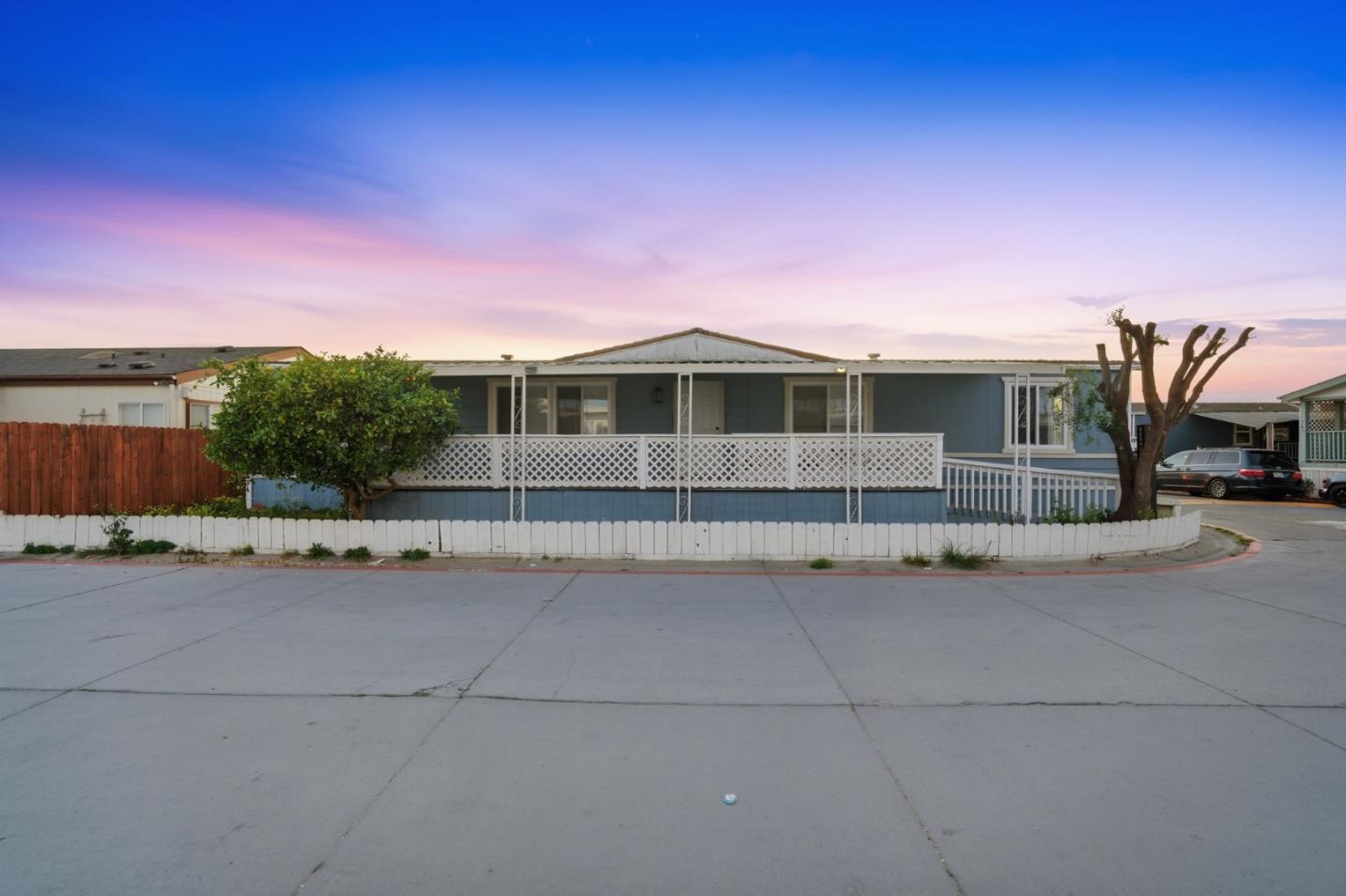 Detail Gallery Image 2 of 21 For 174 Redwood Ave #174,  Hollister,  CA 95023 - 4 Beds | 2 Baths