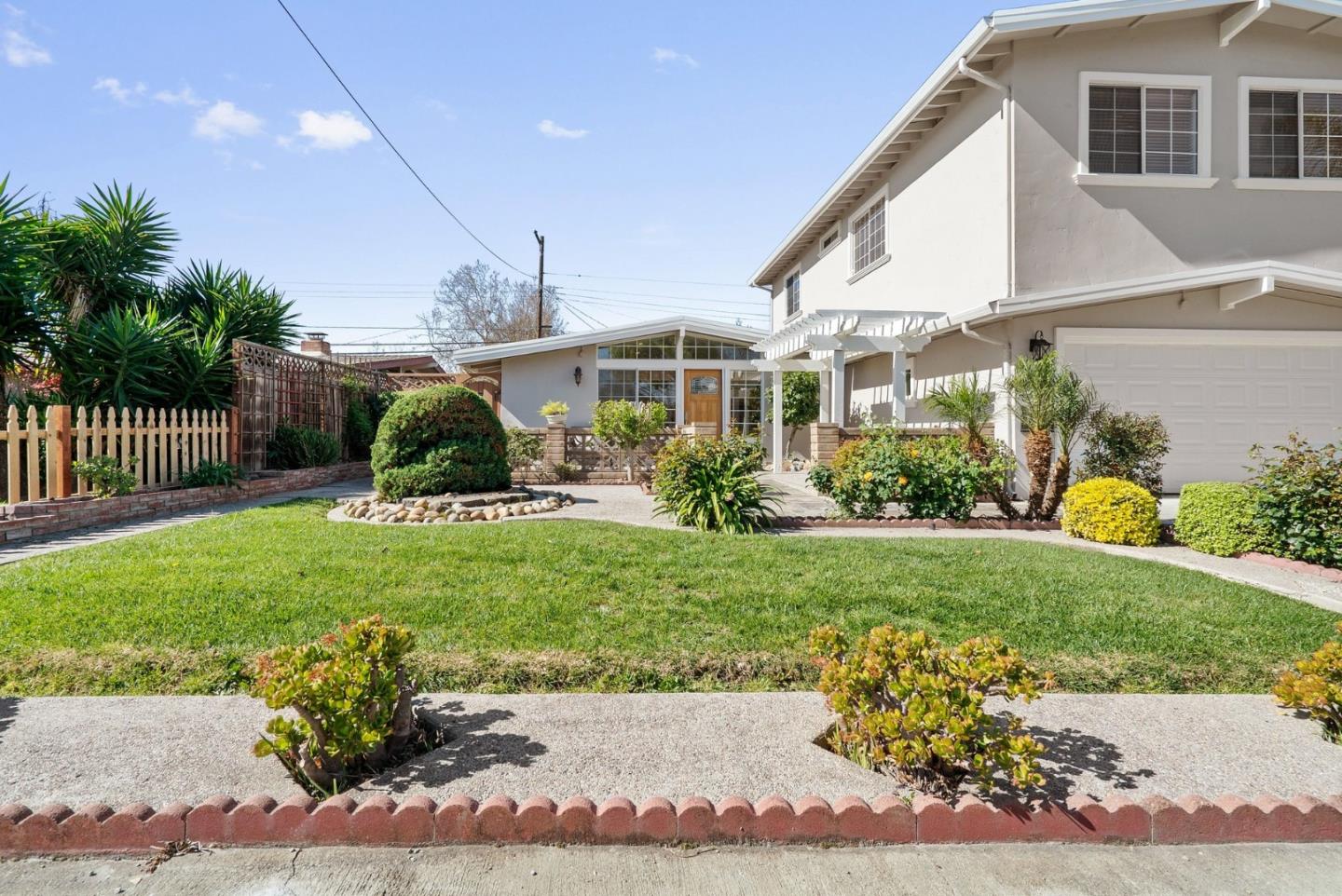 Detail Gallery Image 4 of 65 For 1282 Sandia Ave, Sunnyvale,  CA 94089 - 5 Beds | 3 Baths