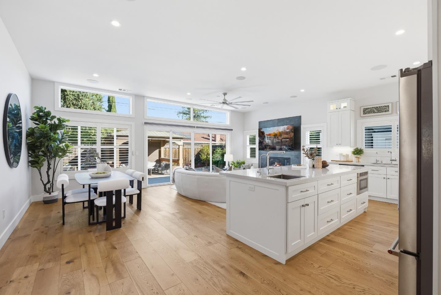 Detail Gallery Image 12 of 55 For 1979 Josephine Ave, San Jose,  CA 95124 - 4 Beds | 2/1 Baths