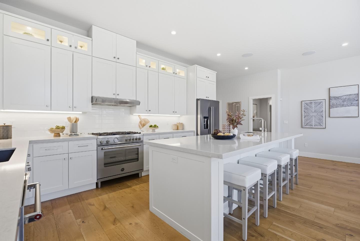 Detail Gallery Image 16 of 55 For 1979 Josephine Ave, San Jose,  CA 95124 - 4 Beds | 2/1 Baths