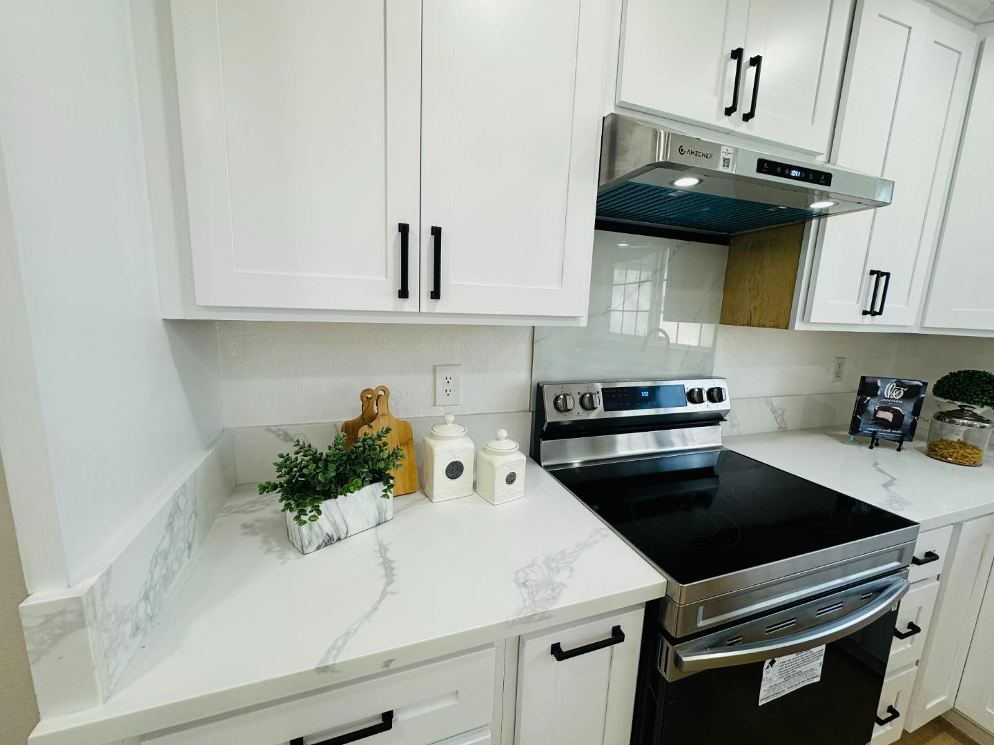 Detail Gallery Image 4 of 16 For 1213 Lightland Rd, San Jose,  CA 95121 - 3 Beds | 2 Baths