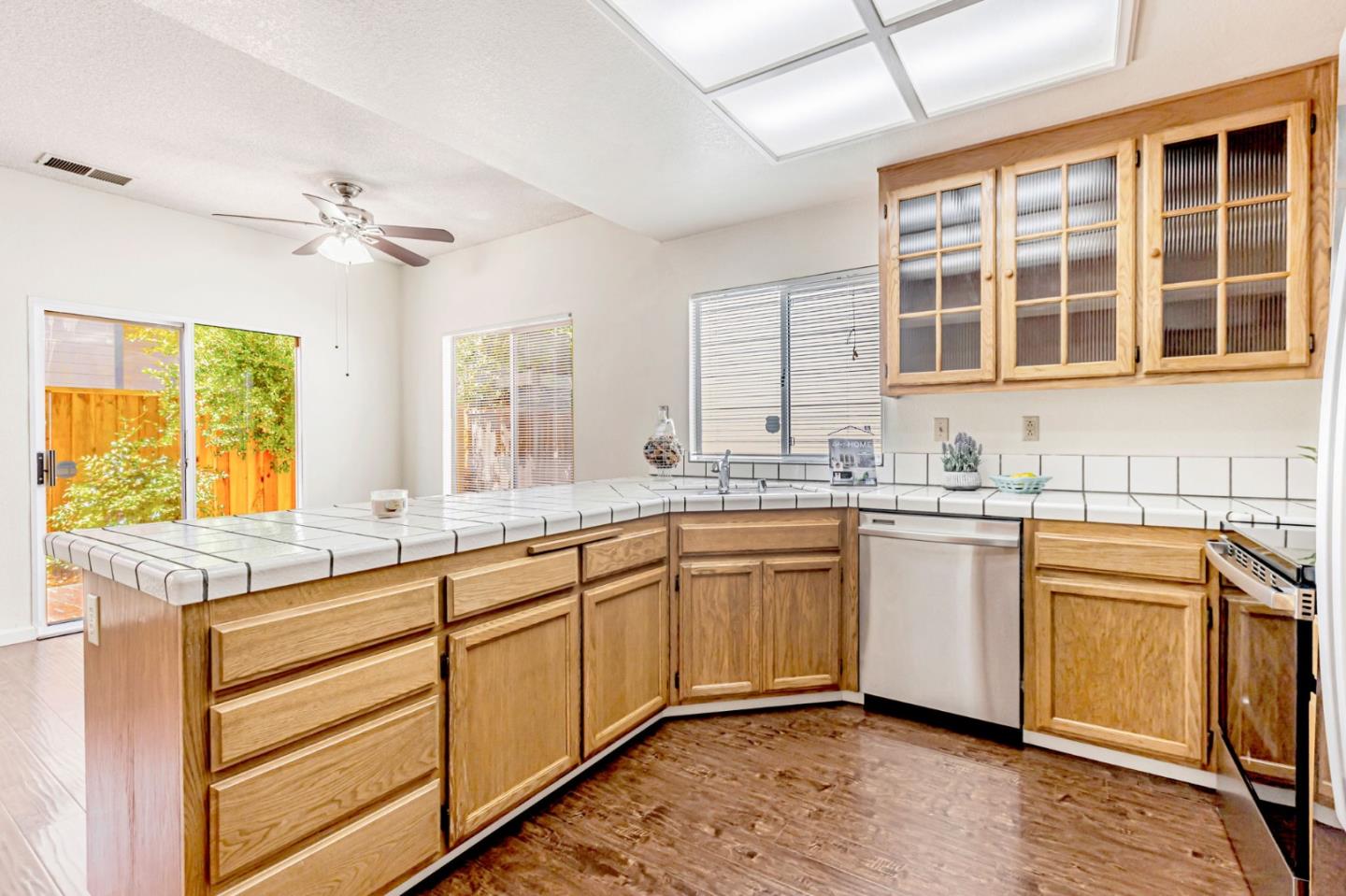 Detail Gallery Image 11 of 39 For 39737 Potrero Dr, Newark,  CA 94560 - 3 Beds | 2 Baths