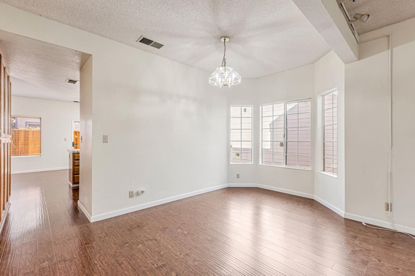 Detail Gallery Image 16 of 39 For 39737 Potrero Dr, Newark,  CA 94560 - 3 Beds | 2 Baths