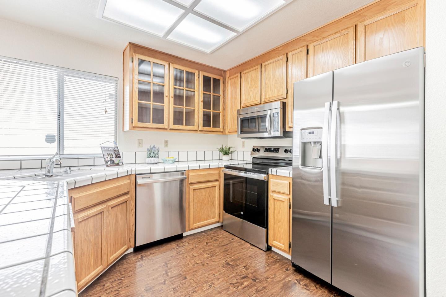 Detail Gallery Image 3 of 39 For 39737 Potrero Dr, Newark,  CA 94560 - 3 Beds | 2 Baths