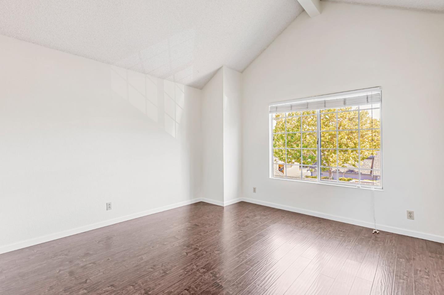 Detail Gallery Image 4 of 39 For 39737 Potrero Dr, Newark,  CA 94560 - 3 Beds | 2 Baths