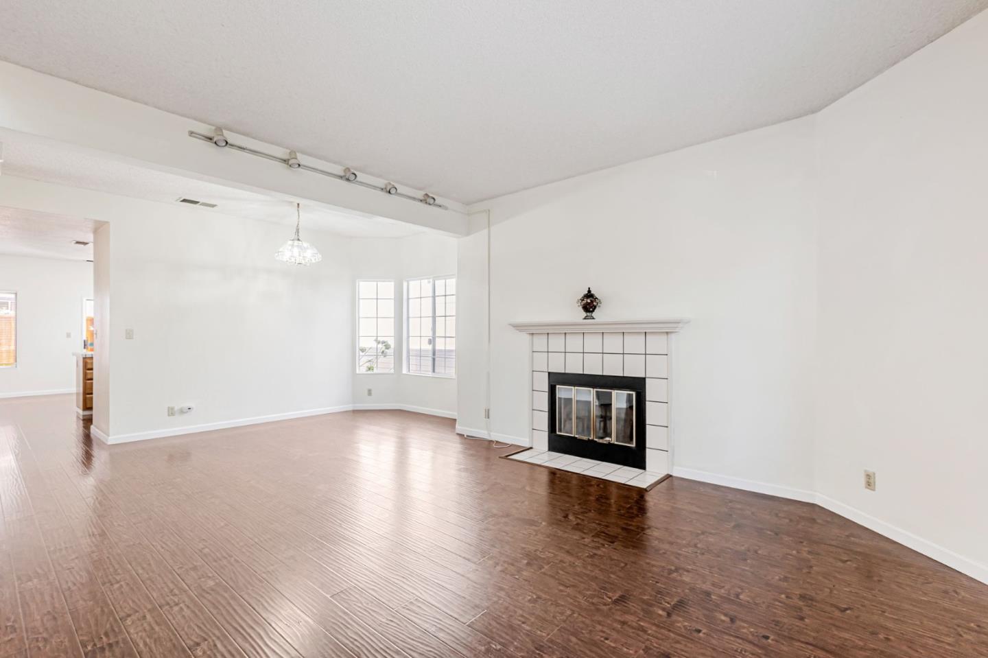 Detail Gallery Image 9 of 39 For 39737 Potrero Dr, Newark,  CA 94560 - 3 Beds | 2 Baths