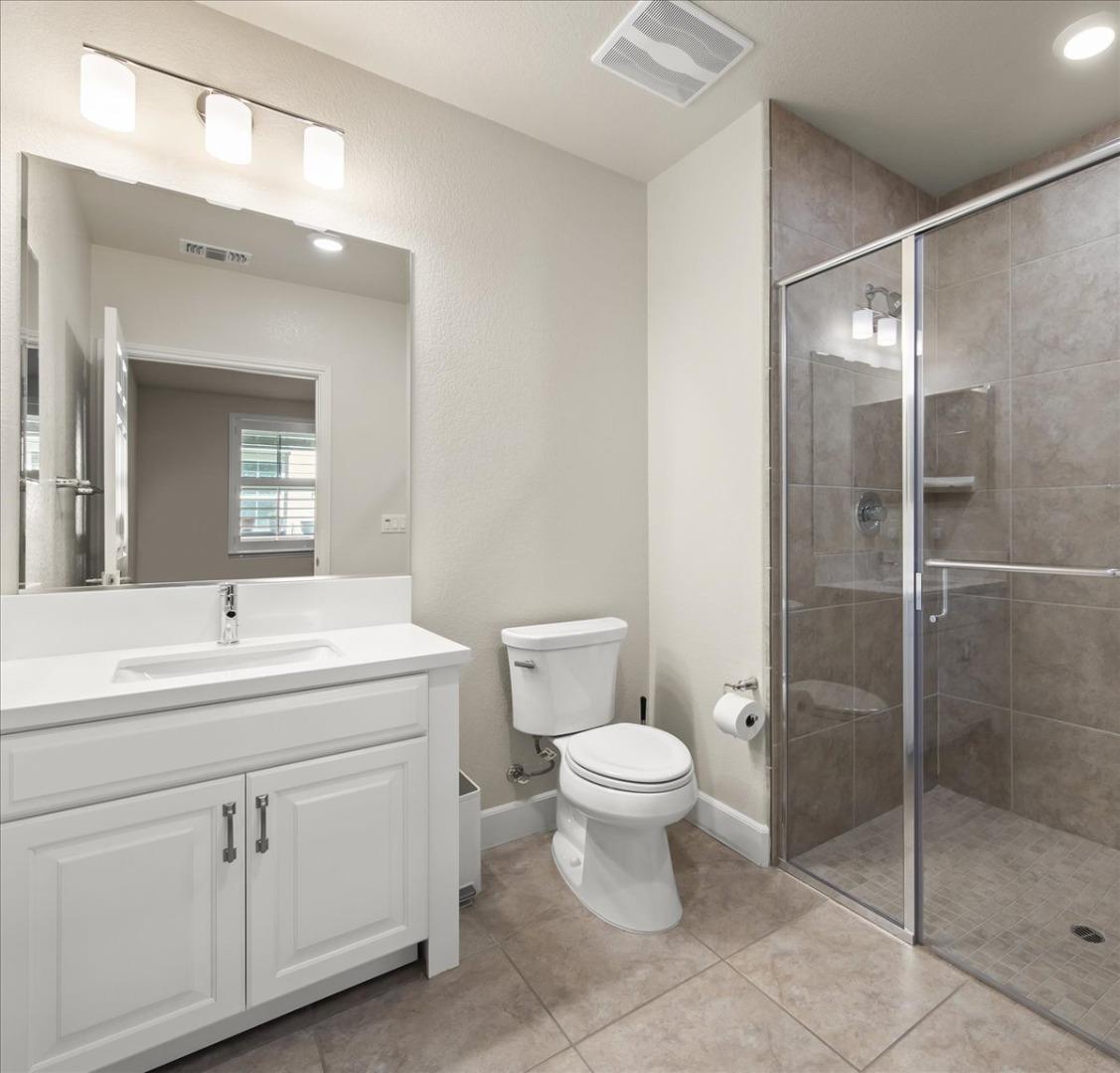 Detail Gallery Image 10 of 38 For 437 Hollow Falls Cmn, Fremont,  CA 94539 - 3 Beds | 3/1 Baths